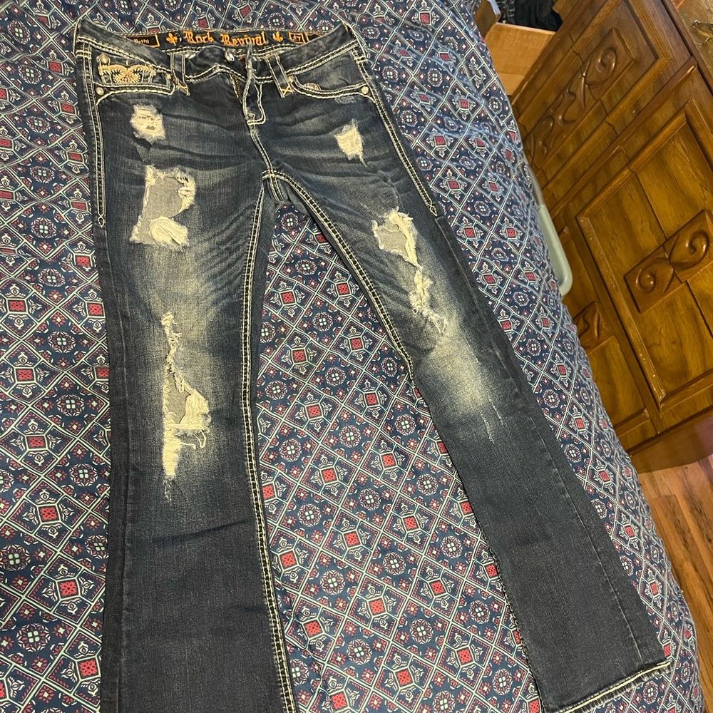 Distressed rock revivals good condition. Size 27.